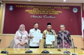 Pimpinan FBS Universitas Negeri Padang dan Pimpinan Dinas Kearsipan dan Perpustakaan Provinsi Sumatera Barat melakukan penandatanganan perpanjangan perjanjian kerja sama bertempat di ruang sidang Kampus FBS UNP Air Tawar Padang pada Rabu (16/9) siang.
