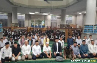 Kegiatan Subuh Mubarak yang dilaksanakan pada Jumat (25/9) bertempat di Masjid Raya Al-Azhar Kampus UNP Air Tawar Padang. Foto ET.