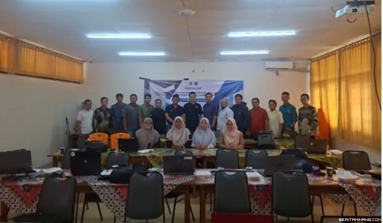 Foto bersama Tim PKM Teknik Mesin FT UNP dan peserta.