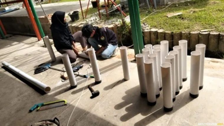 Persiapan pembuatan biopori.