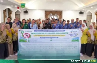 Pelaksanaan Deklarasi Bebas Jentik Pencegahan DBD di Pendopo Rumah Dinas Wali Kota Padang Panjang, Kamis (17/9/2026). Foto: Kominfo Padang Panjang