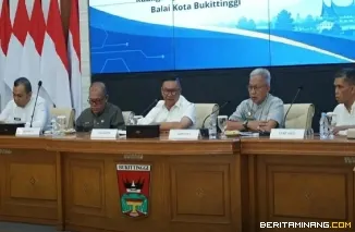 Pemko Bukittinggi Gelar Rapat Evaluasi Perlinsos  Digital 2026