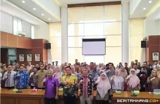 Peserta rapat koordinasi sinergi pengelolaan SPAN-LAPOR! Pemprov Sumbar digelar di Aula Balaikota Bukittinggi, sebagai tuan rumah, Kamis, 22 Oktober 2026