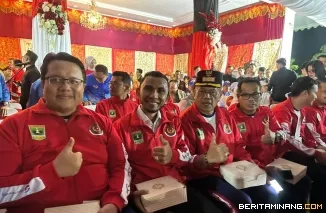 Wakil Wali Kota Padang Panjang Allex Saputra ketika hadiri pembukaan Pekan Olahraga Provinsi (Porprov) Sumatera Barat (Sumbar) XVI di halaman Istana Gubernur Sumatera Barat, Jumat (2/10/2026). Foto: Kominfo Padang Panjang