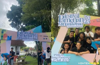 Panitia pelaksana Festival Pamenan Minangkabau 2025 membuat spot foto di kawasan Pusat Dokumentasi dan Informasi Kebudayaan Minangkabau (PDIKM). Foto: Kominfo Padang Panjang