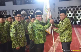 Wakil Wali Kota Padang Maigus Nasir ketika dilantik sebaagi Ketua DMI Kota Padang oleh Ketua DMI Sumbar Prof. Ganefri, di Masjid Raya Syekh Khatib Al-Minangkabawi, Sabtu (26/7/2025). Foto: Prokompim Padang