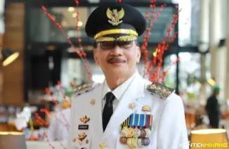 Bupati Pesisir Selatan, Hendrajoni. Foto: Kominfo Pessel