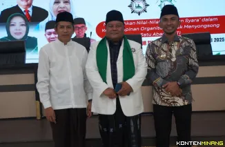 Wakil Wali Kota Padang Panjang, Allex Saputra (kanan) ketika menghadiri Musda Perti Sumbar  di Auditorium Gubernur Sumbar, Kamis (24/7/2025). Foto: Kominfo Padang Panjang