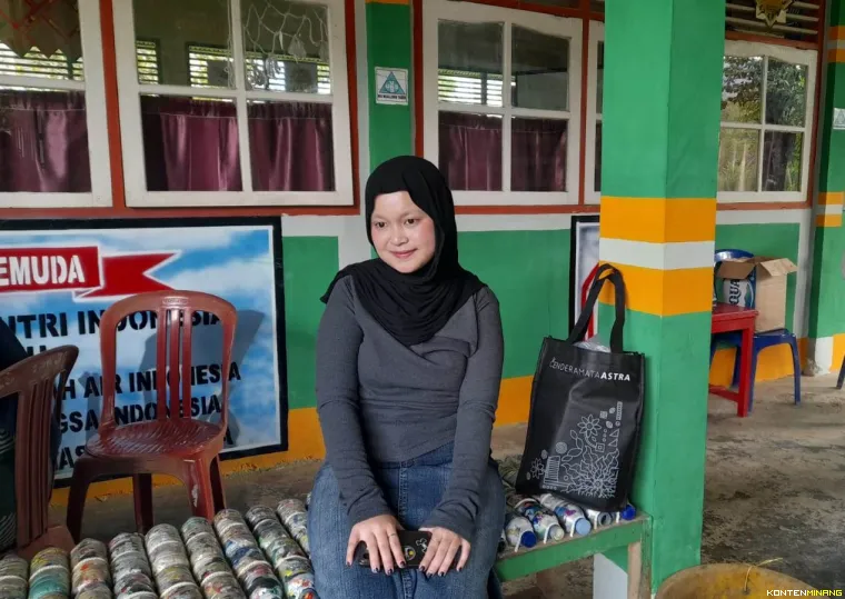 Nela Kurniati, lulusan MIS Muallimin dan kini kuliah di ITB penerima beasiswa Astra.