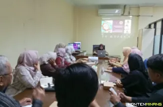 Suasana Pelatihan Penyelia Halal Angkatan 4 Unit Pendukung Teknis (UPT) Halal PDS Universitas Negeri Padang (UNP). Foto: Humas UNP