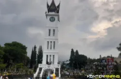 Jam Gadang Bukittinggi Jam 5 Sore